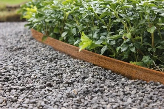 IrriTech Easyfix 100 cortenstaal kantopsluiting L = 2,4 m / Pakket 6 stuks IrriTech Easyfix 100 cortenstaal kantopsluiting L = 2,4 m / Pakket 6 stuks